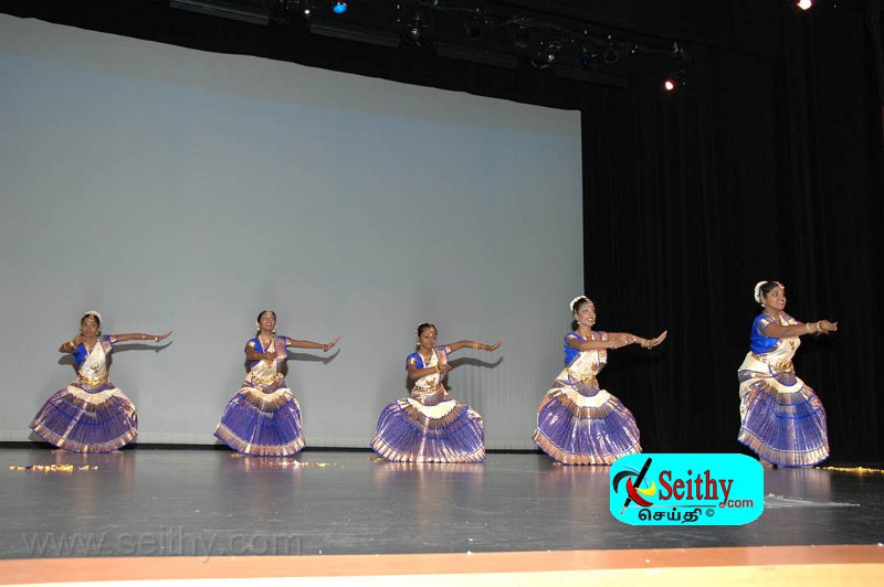 Jaffna-Hindu121013Toronto (18).jpg